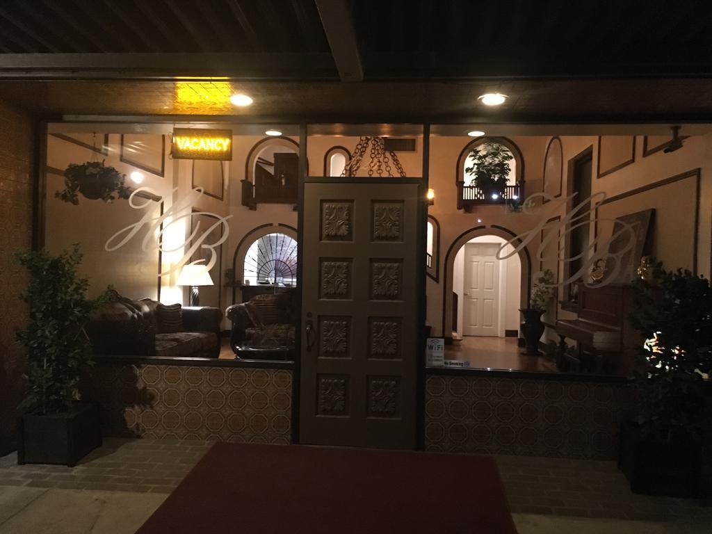 Hotel Burgess Reedley Exterior foto